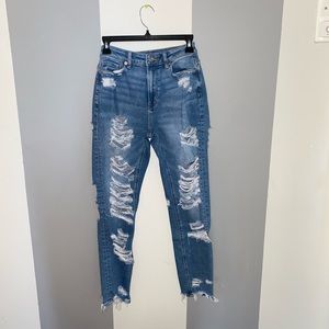 American Eagle Ripped Mom Jeans!